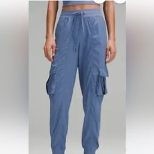 Lululemon 🌹Stylish Women's Blue Cargo Joggers